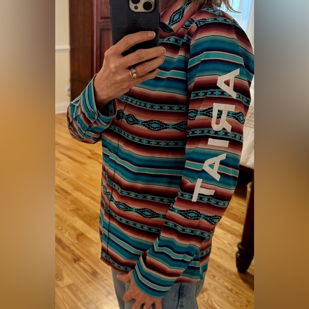 🤠 Ariat Fitted Western Shirt – Bold Serape Print
